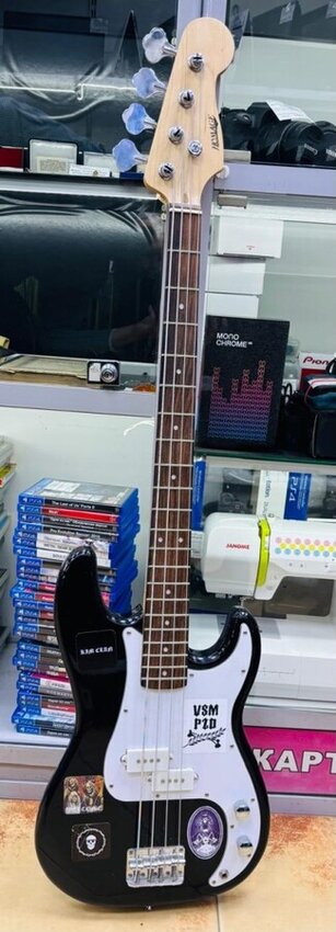 Бас гитара Homage