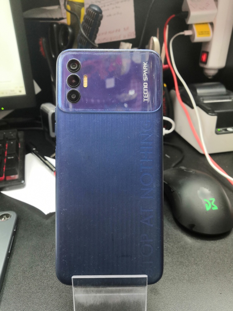 Мобильный телефон Tecno spark 8p 4\64