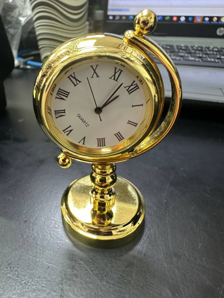 Часы Глобус