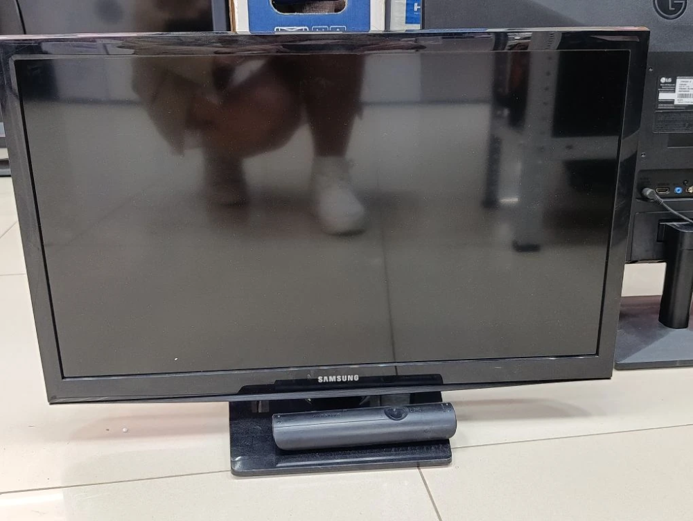 Телевизор Samsung UE24H4070