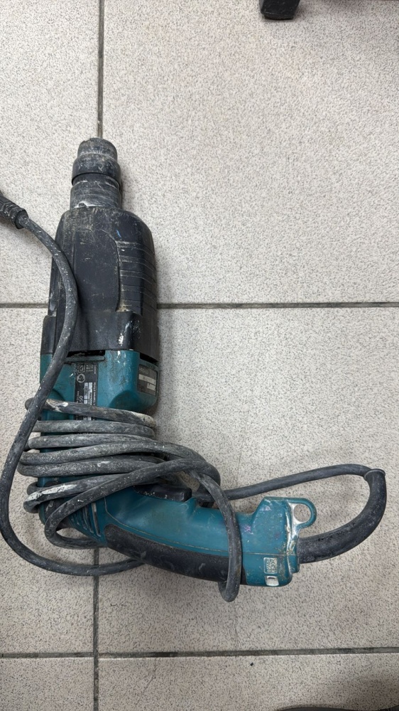 Перфоратор Makita HR2450