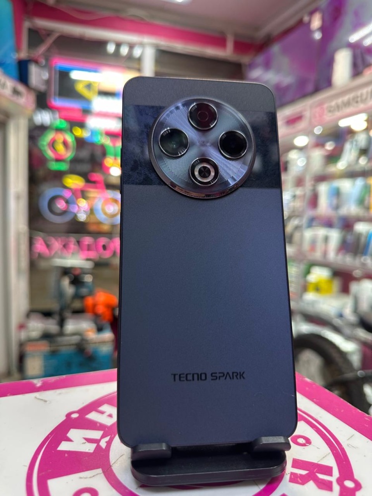 Мобильный телефон Tecno SPARK 30 8\128