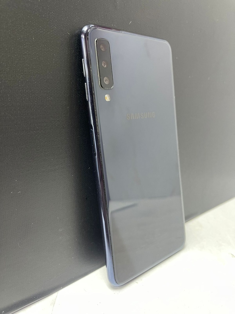 Смартфон Samsung A7 2018