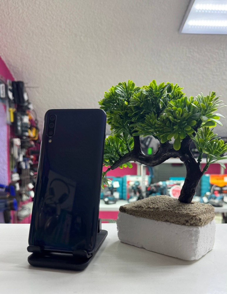Смартфон Samsung A50 4/64