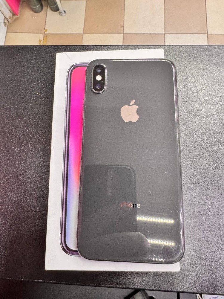 Смартфон iPhone X 64Gb