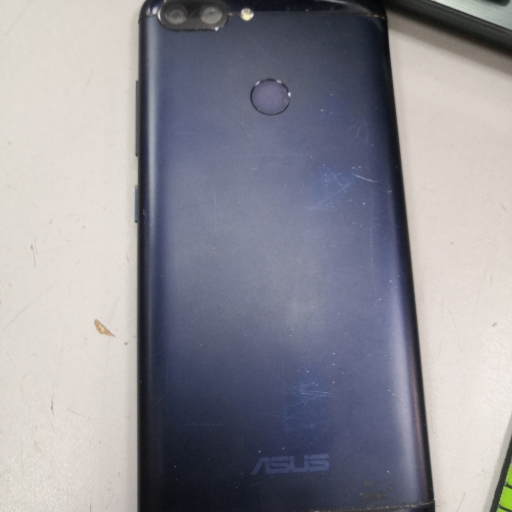 Мобильный телефон ASUS