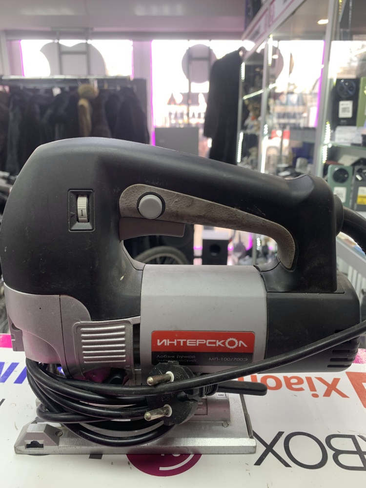 Лобзик  Интерскол МП-100\700Э