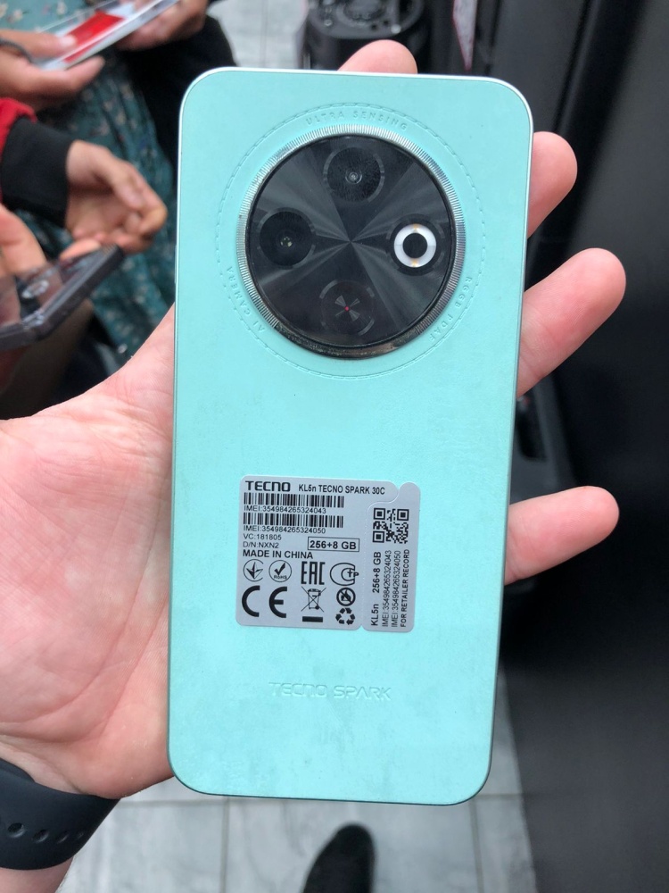 Мобильный телефон Tecno Spark 30c 8/256