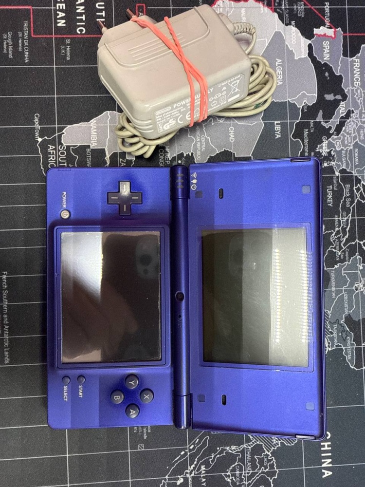 Игровая приставка Nintendo DSI