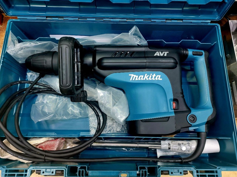 Перфоратор MAKITA HM1213C