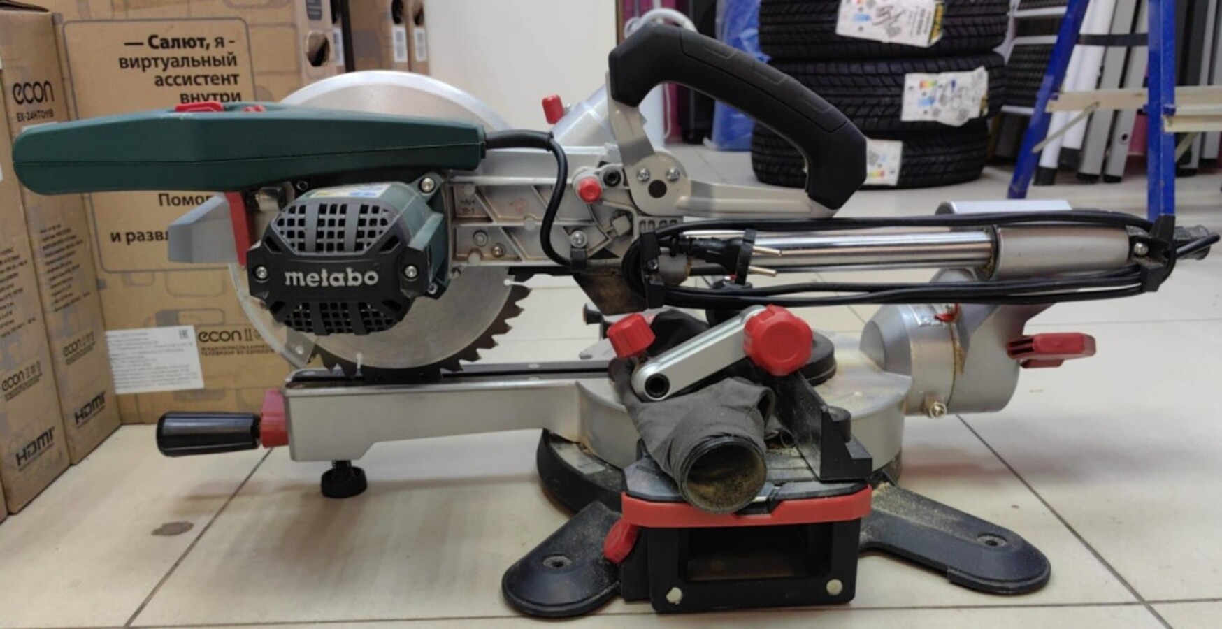Торцовочная пила Metabo KGS 216