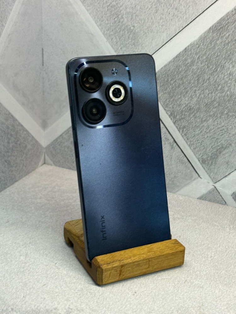 Мобильный телефон Infinix Smart 8 4/64