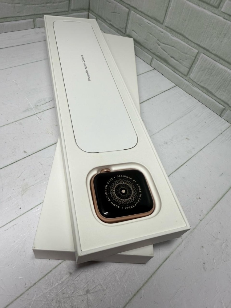 Часы Apple Watch SE 40mm