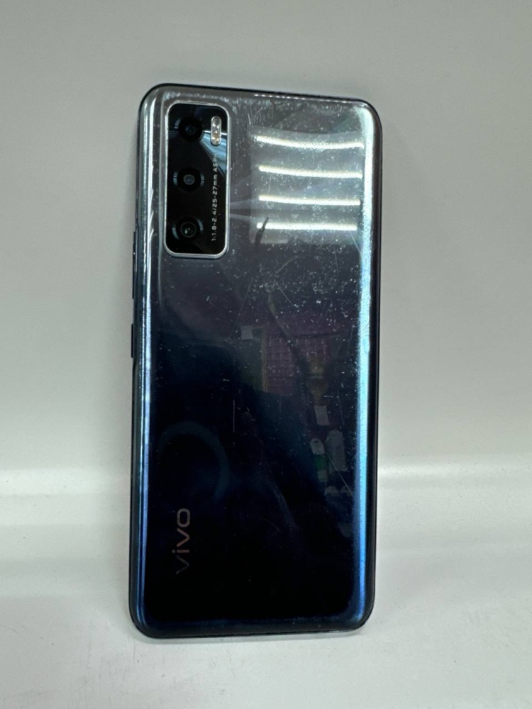 Смартфон Vivo V20SE
