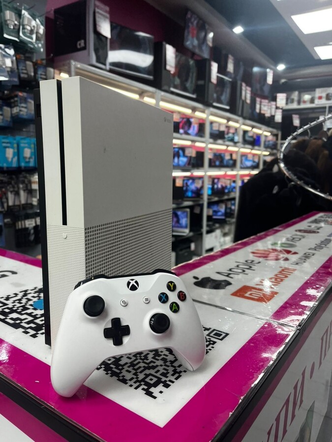 Игровая приставка XBOX ONE S 500gb