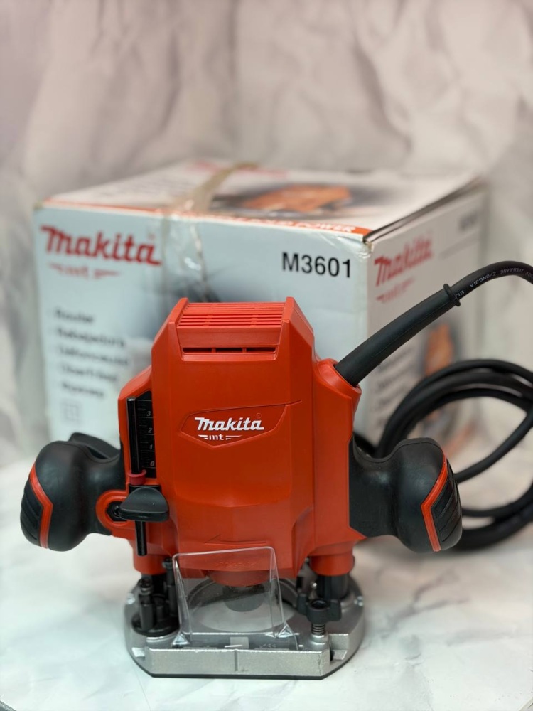 Фрезер makita m3601