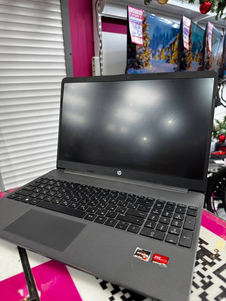 Ноутбук HP ryzen 3 4300u/8/ss256/radeon graphics