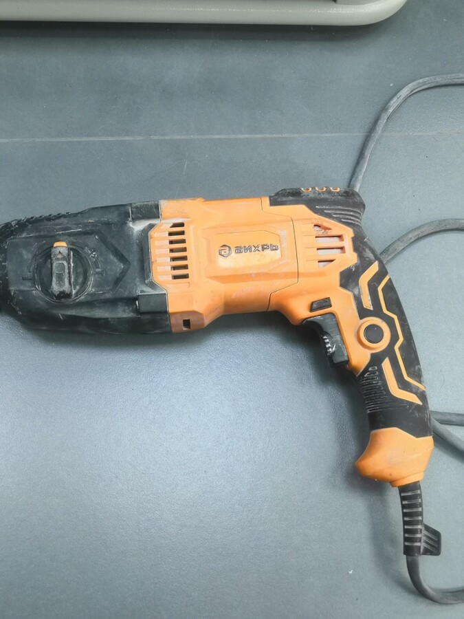 Перфоратор вихрь п-1000к