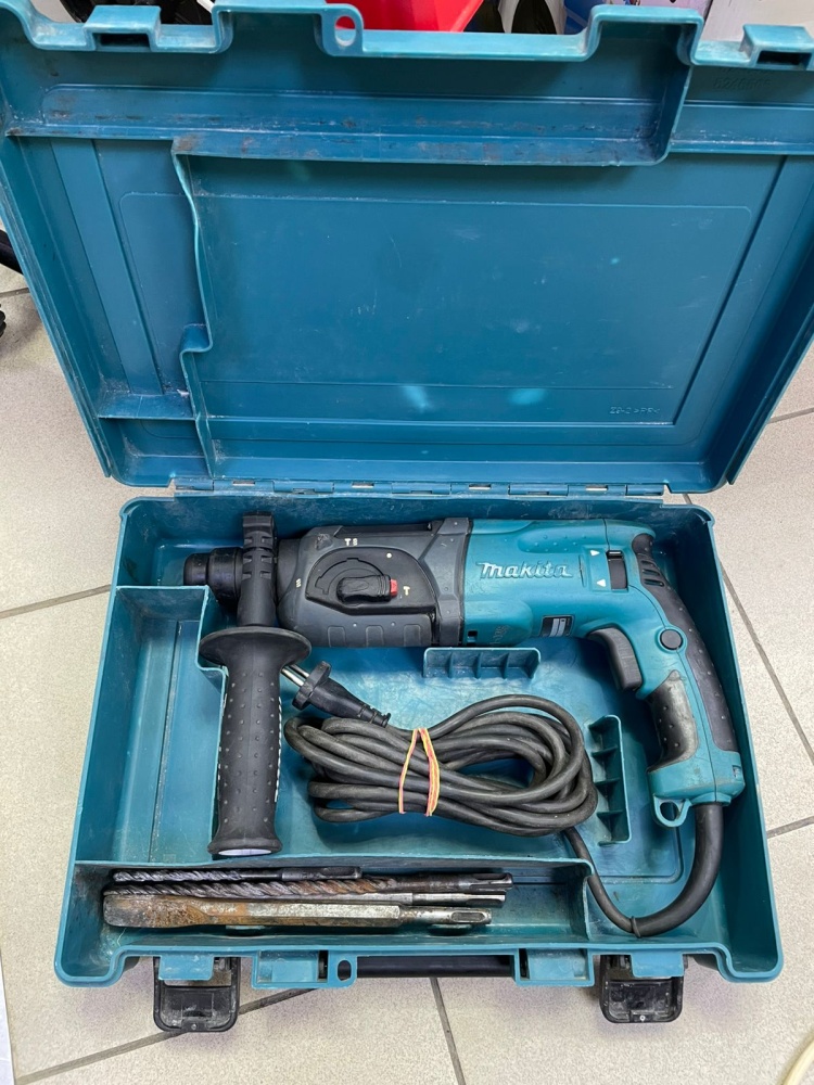 Перфоратор Makita hr2470