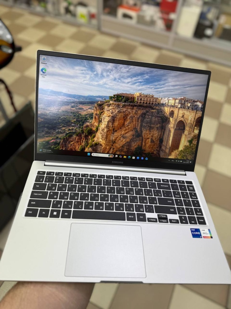 Ноутбук Samsung galaxy book 2