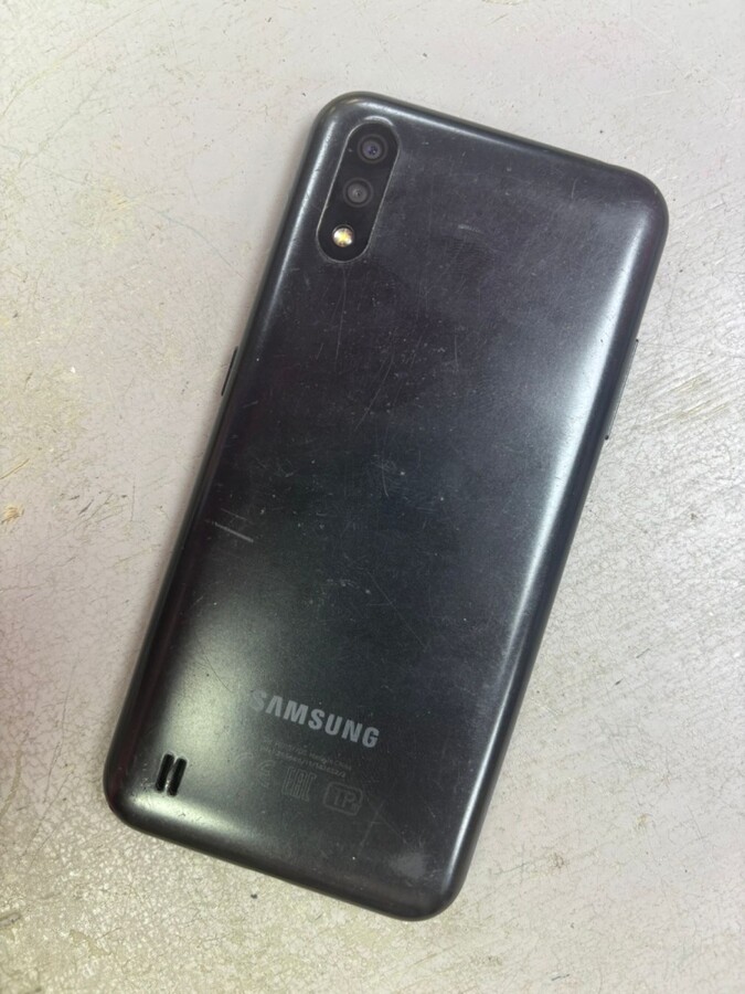 Смартфон Samsung  M01 3\32