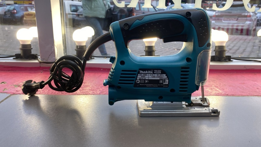 Лобзик Makita 4329