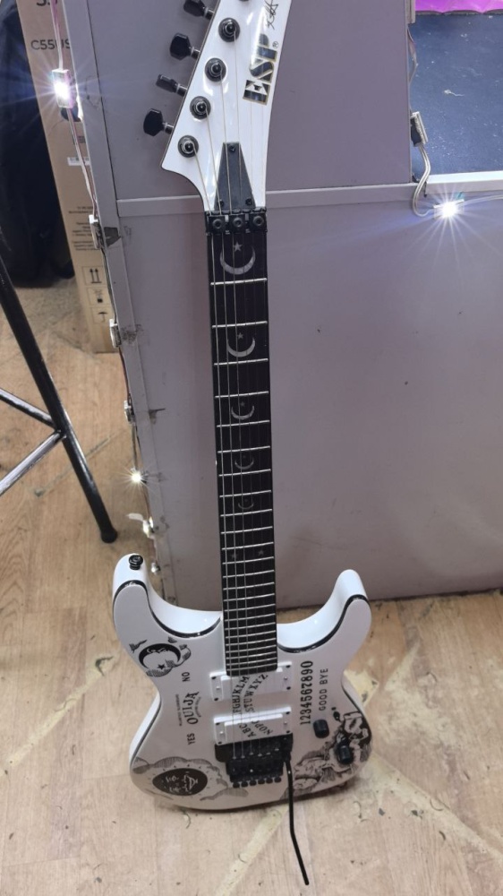 Электрогитара ESP