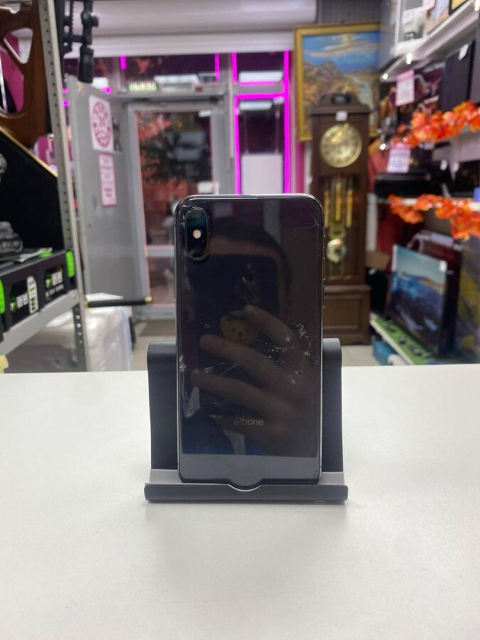 Смартфон iPhone X 64Gb