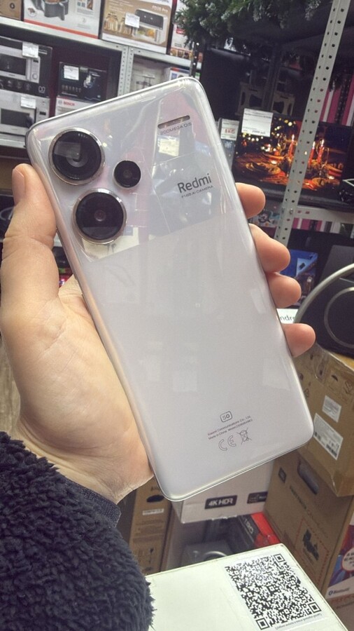 Смартфон Xiaomi Redmi note 13 PRO +(12\256)