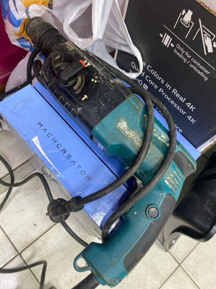Перфоратор Makita HR 2450