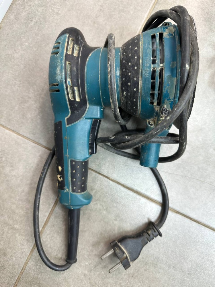 Шлифмашина Makita  BO5031