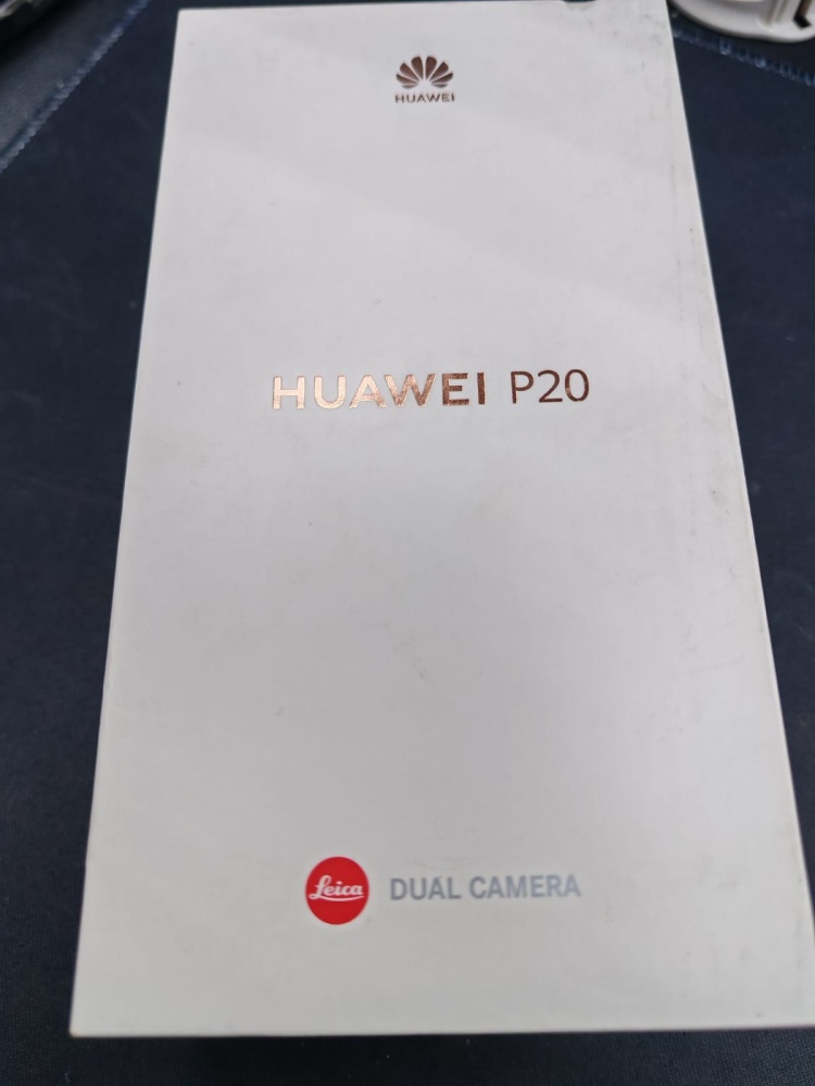 Смартфон Huawei P20 4/128