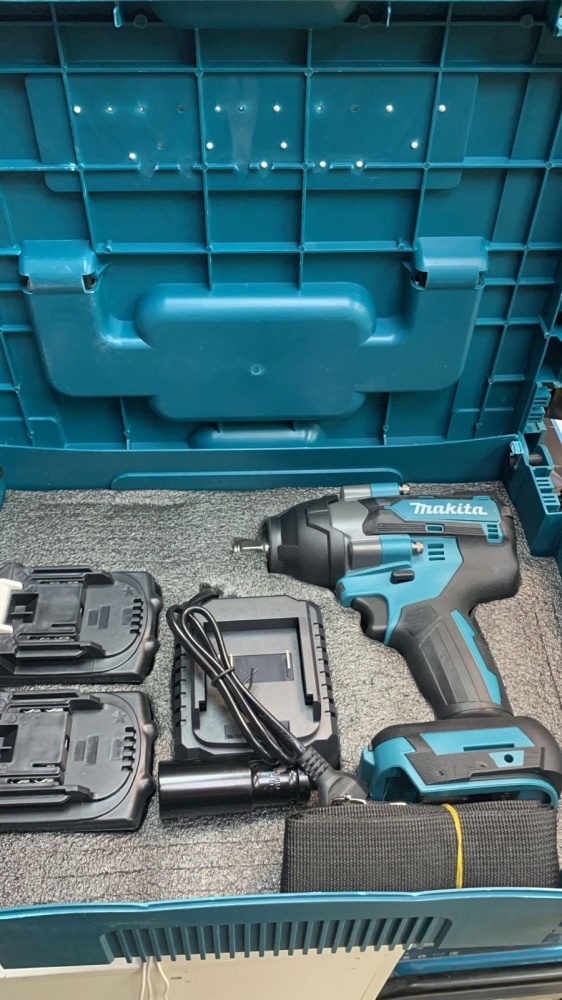 Гайковерт Makita 18v