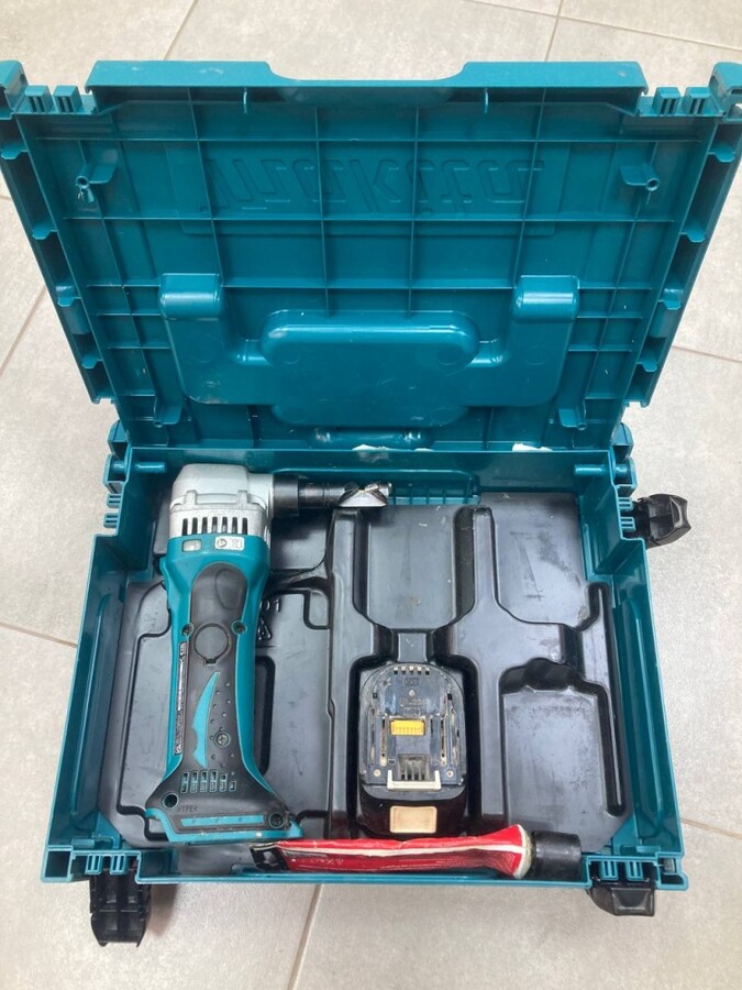 Ножницы по металлу