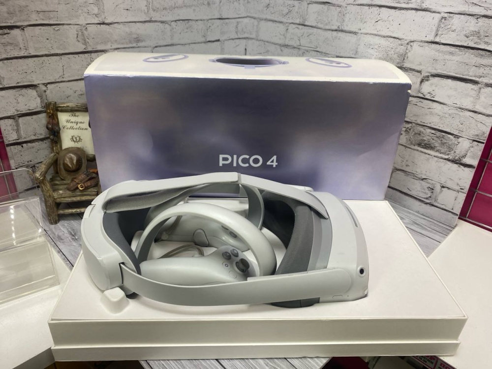 Шлем виртуальной реальности Pico 4 256 Gb