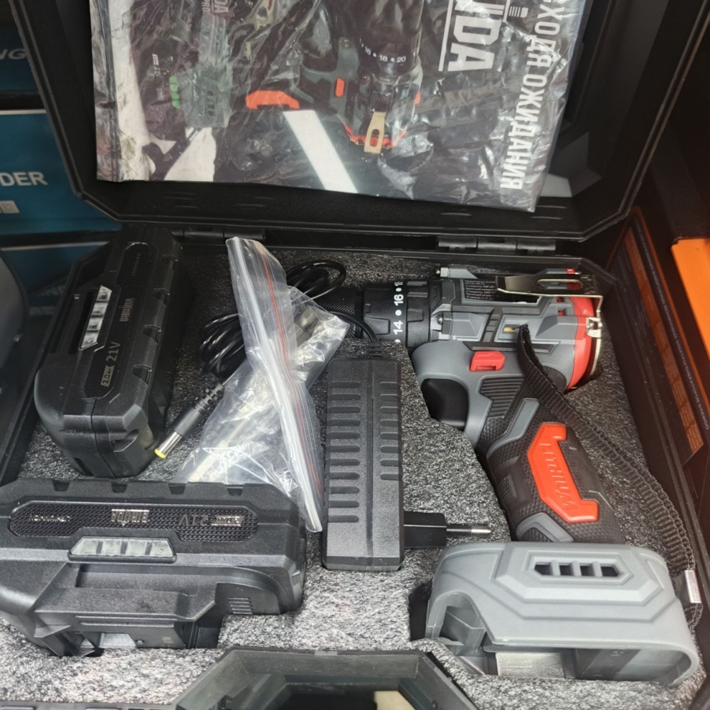 Шуруповерт Biruda 21V