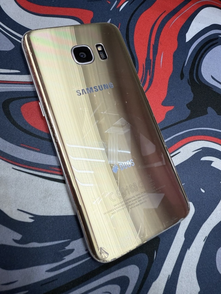 Смартфон Samsung S7 EDGE 4/32гб