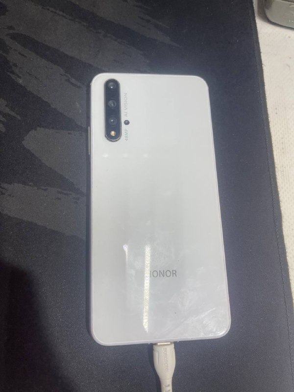 Смартфон Honor 20 6/128