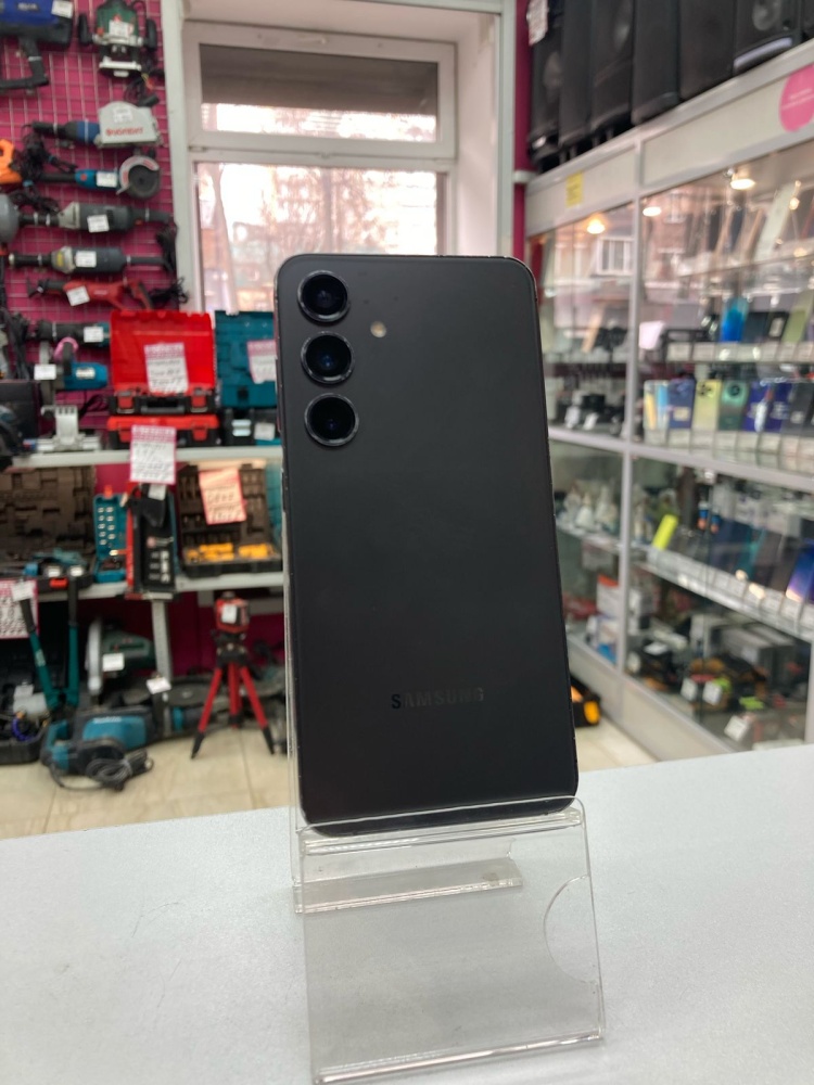 Смартфон Samsung S24 8/256