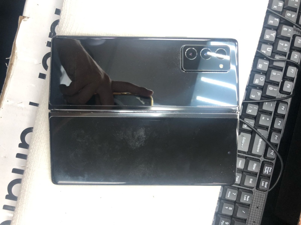 Смартфон Samsung Galaxy Z Fold 2 12\512
