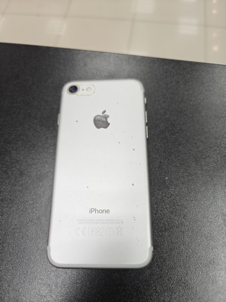 Смартфон iPhone 7 32Gb