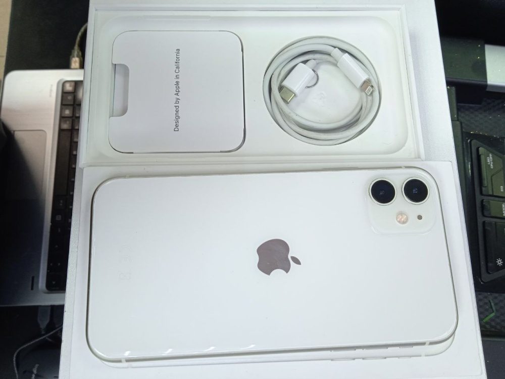 Смартфон iPhone 11 64Gb