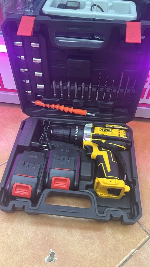 Шуруповерт DW 2Акб