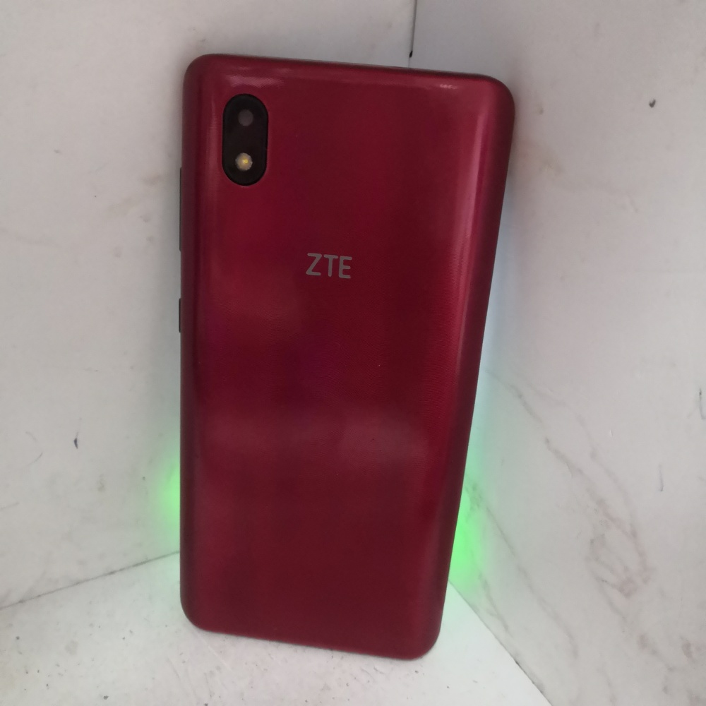 Мобильный телефон ZTE 2020