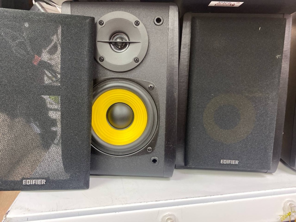 Полочная акустика Edifier R1010BT black