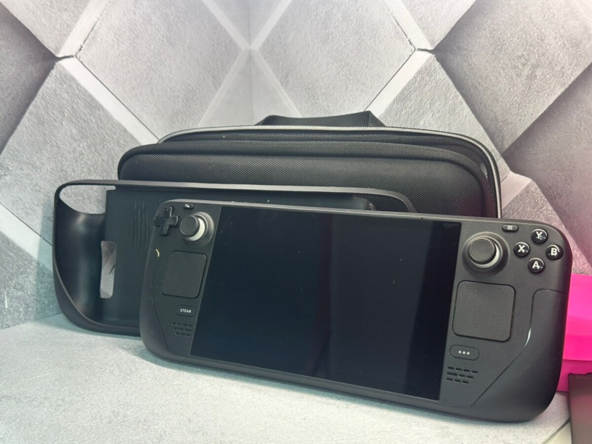 Игровая приставка Steamdeck 256GB