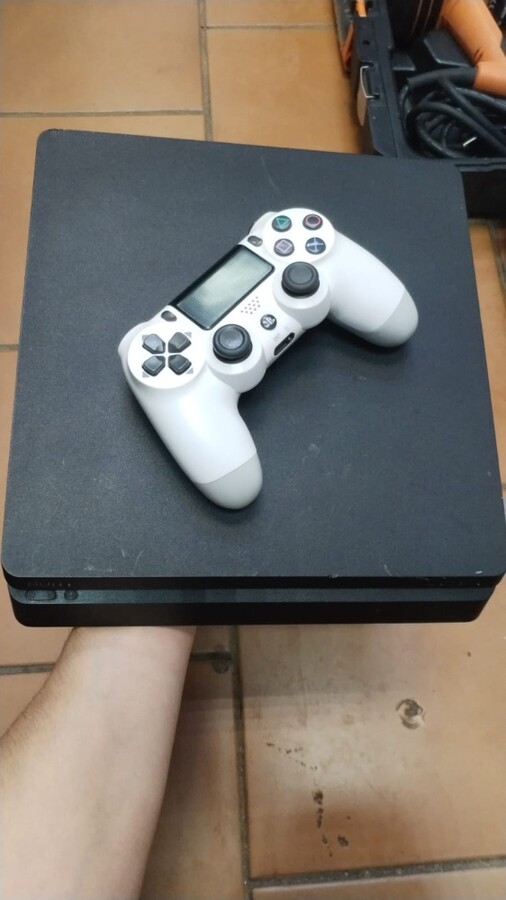 Игровая приставка Sony PlayStation 4 slim