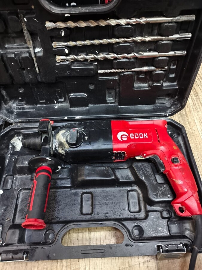 Перфоратор EDON 950W