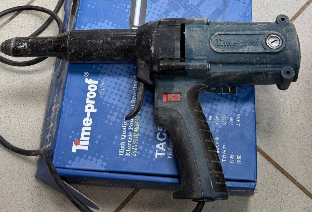 Заклепочник TAC-500A