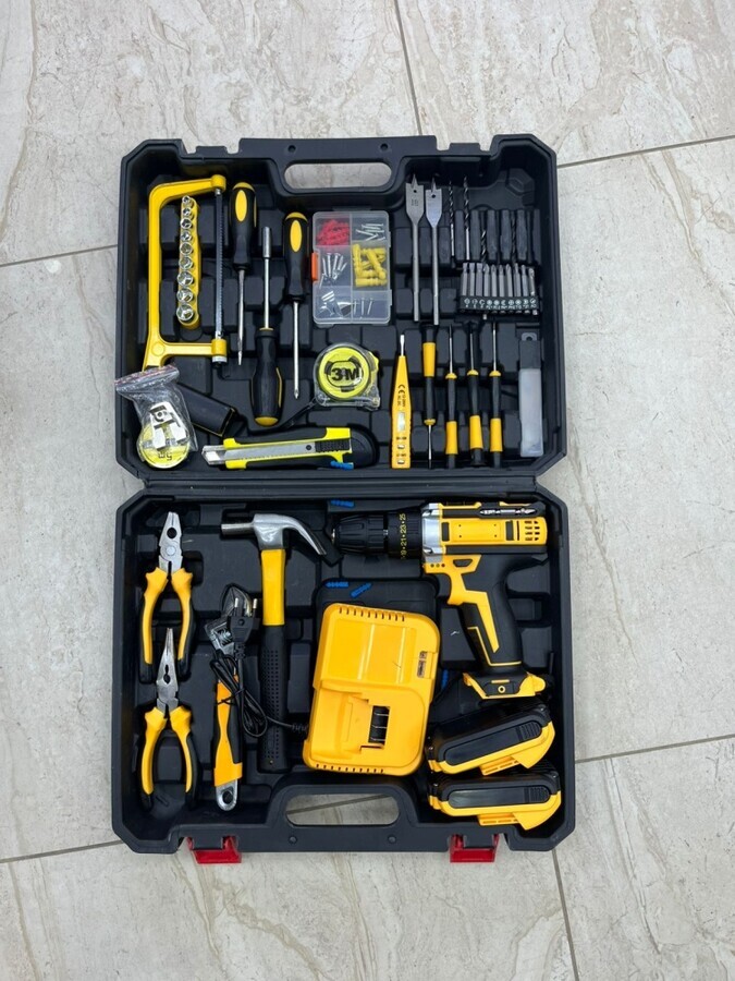 /Дрель ударная Dewalt с набором инструментов